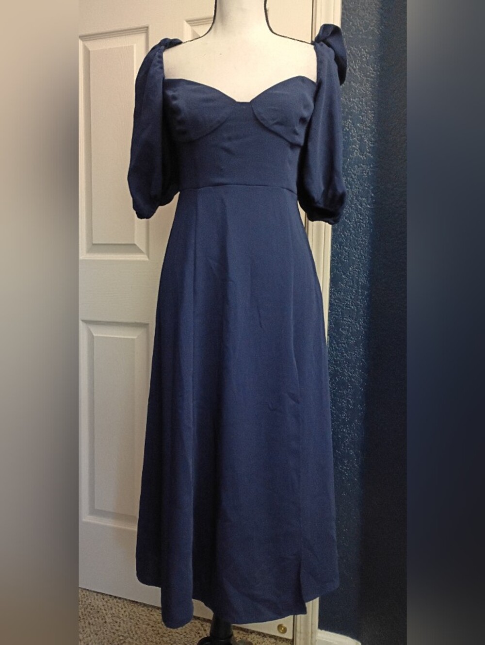 Wilfred Navy Puff-Sleeve Sweetheart Midi Dress